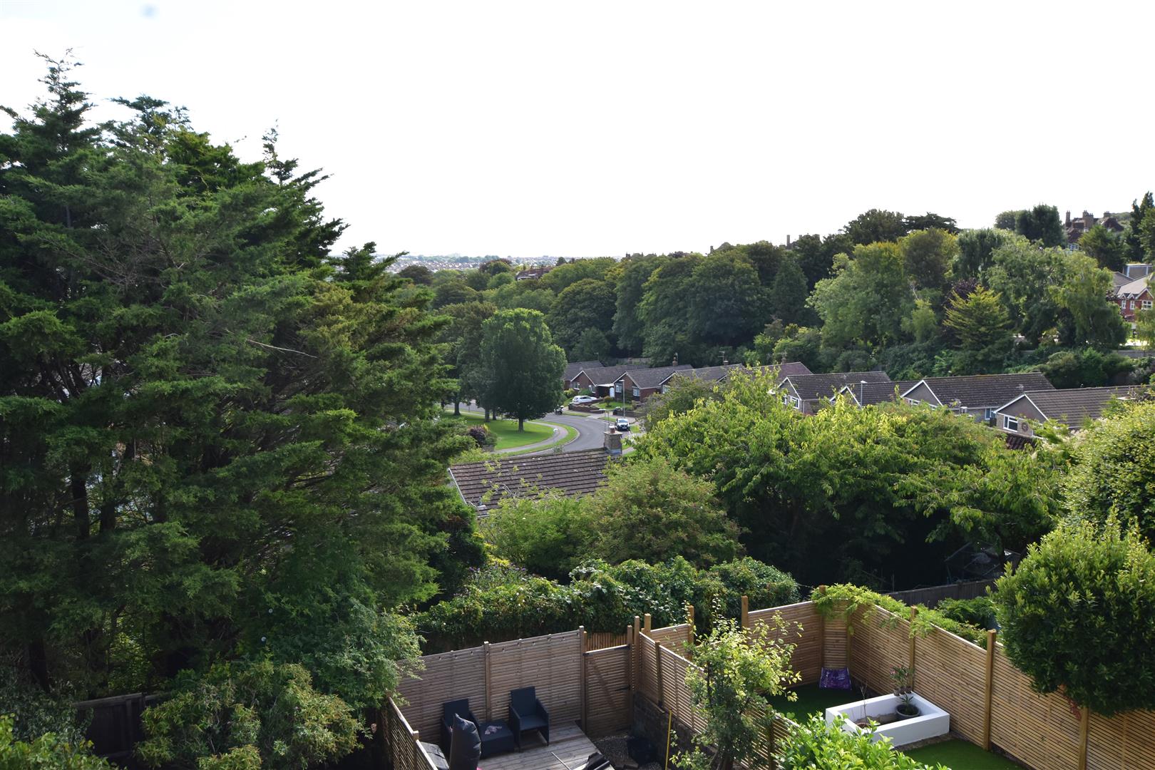 Property Details for Hurst Road Eastbourne East Sussex BN21 2PW Town Property Estate Agents